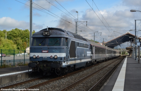 BB 67514 Décollage de la gare de St Germain des Fossés pour l'ic 4516 Lyon-Tours avec en traction la BB 67514