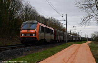 BB 26209 béton tri feu le train de flotte habituel était ce jour là assuré par la BB 26209 béton.
Clermont-Ferrand Valenton