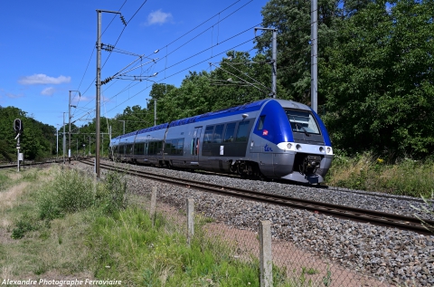 BGC 82705  BGC 82705 assurant le TER 875736 Lyon Perrache-Clermont-Ferrand