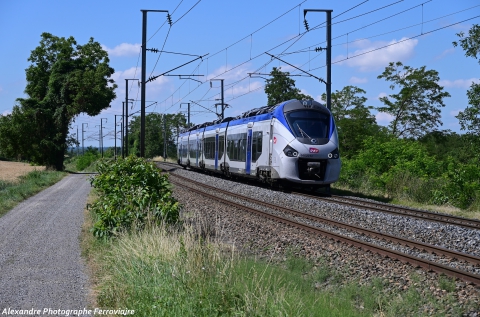 Regiolis B84629 le regiolis assure un TER Clermont-Moulins/Allier