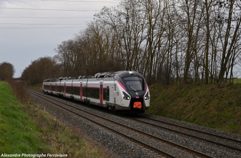 Coradia Liner B 85000 US pour ce B 85000 assurant l'intercités 4506 Lyon-Nantes