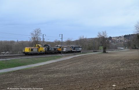 Trains de machines La BB 69211Infra amène ses soeurs entre Nevers et Clermont-Ferrand
Compos, BB 69211,BB 69292,BB 67210,BB 67214