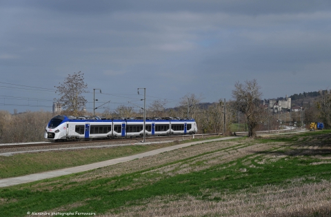 Regiolis B 84500 Un regiolis B 84500M assure un service TER entre Clermont-Ferrand et Moulins/Allier