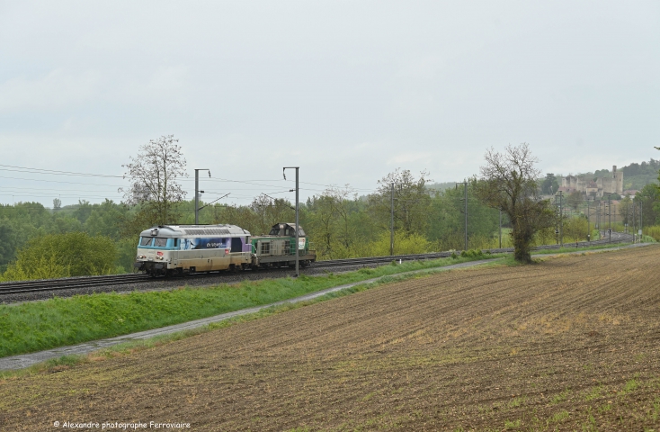 BB 67576 et 69302 HLP Nevers-Clermont pour cette HLP avec la BB 67576 et le 69302 en fin de convoi