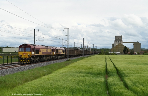 Class 66036-66232 ECR La Class 66036 et la 66232 en CV assure un long convoi depuis Clermont pour le Nord de la France.