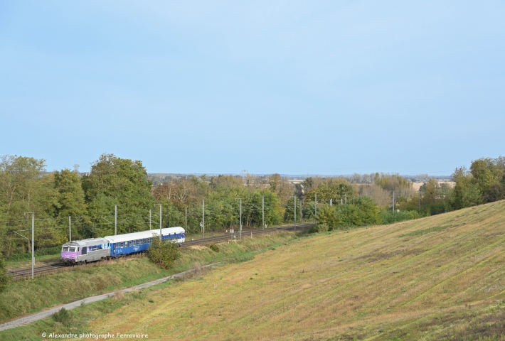 BB 67610 En Voyage Retour de Nevers pour la BB 67610 et le wagon véhicule d'assistance et de secours ferroviaire pour Clermont