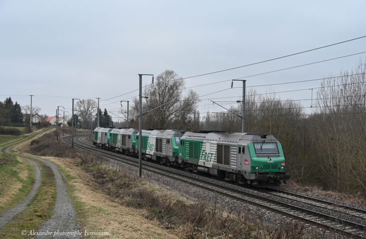 Train de machines Un TM de 4 75400 entre Vichy et St Germain des Fossés