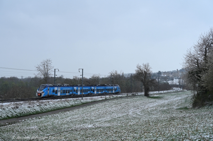 Regiolis B 84641M c'est sous la neige que ce regiolis B 84641M assure son service entre Clermont et Moulins