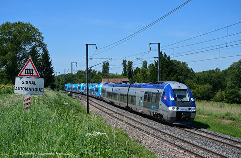 UM3 d'X 76500 AURA UM3 d'X 76500 pour le TER Clermont-Lyon Perrache