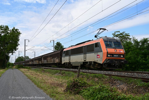 BB 26231 orange Train n°75032 Clermont-Villeneuve St Georges pour cette 26231 et courte rame