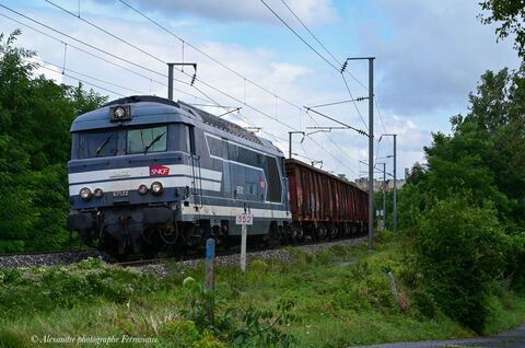 BB 67572 Train Infra St Pierre des Corps Clermont avec la BB 67572