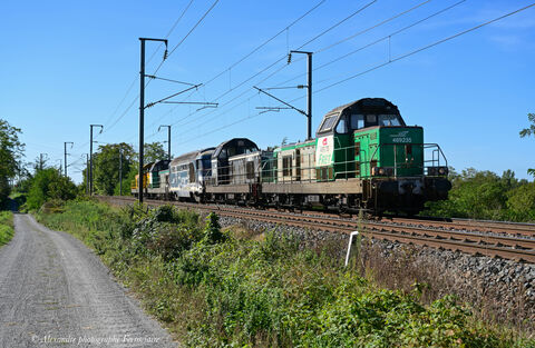 Train de machines Train de machines entre le dépôt de Clermont-Ferrand et St Pierre des Corps avec 4 BB 69000 et une BB 67200