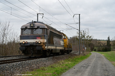 BB 67252 et 69305 Haut Le Pied pour la bb 67252 et le 69305 entre le dépôt de St Pierre des Corps et Clermont dépôt .